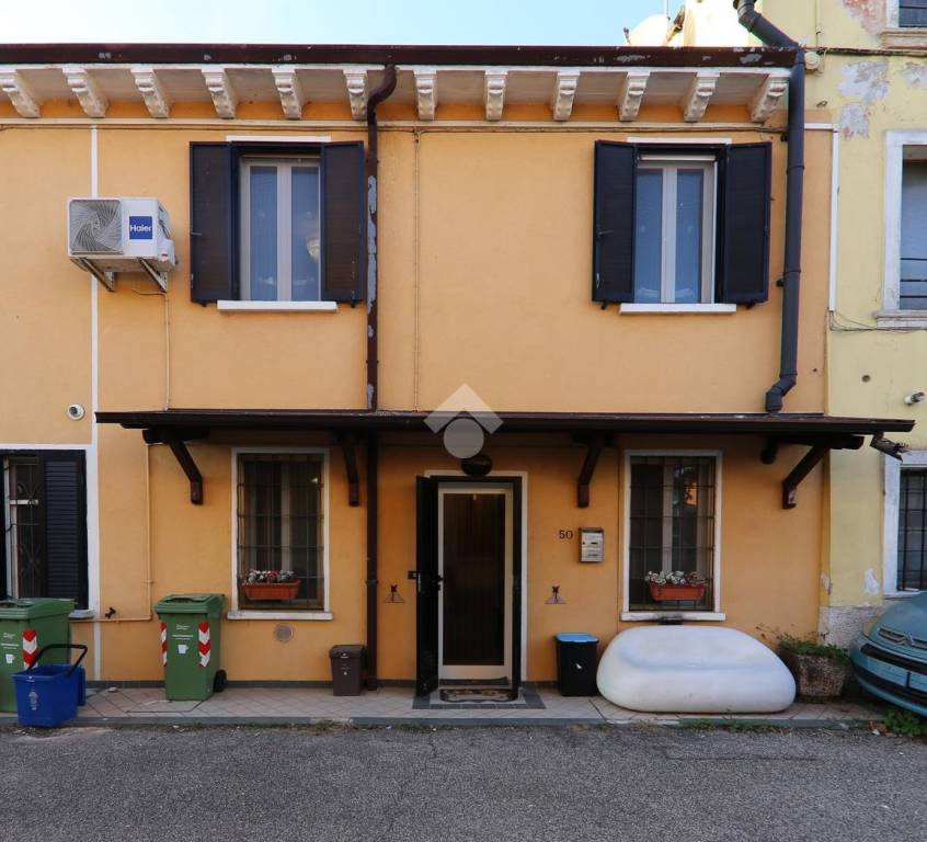 casa indipendente in vendita a Roverbella