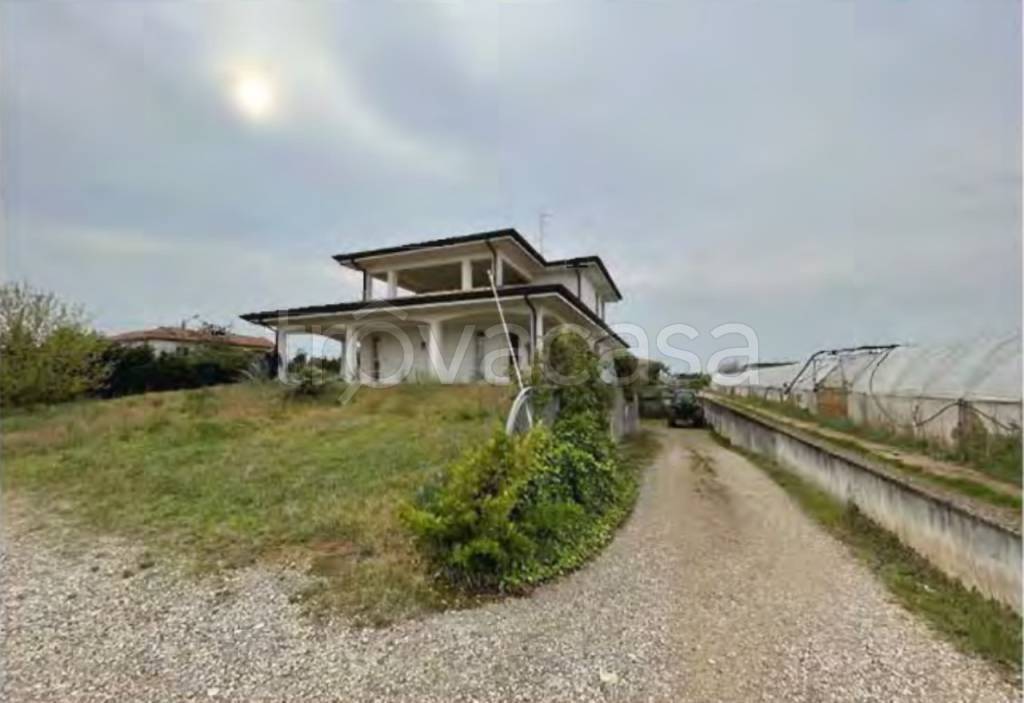 casa indipendente in vendita a Roverbella in zona Pellaloco