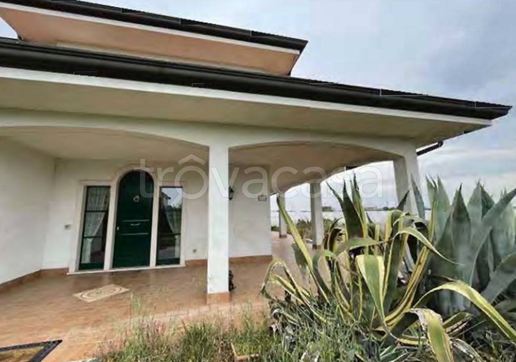 casa indipendente in vendita a Roverbella in zona Malavicina