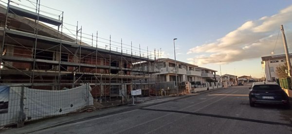 appartamento in vendita a Roverbella in zona Malavicina