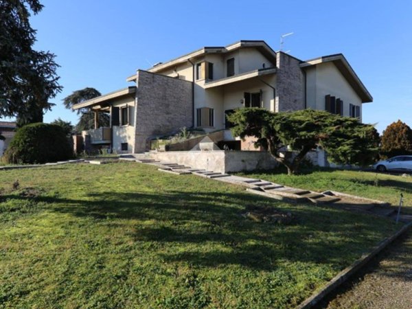 casa indipendente in vendita a Roverbella in zona Malavicina