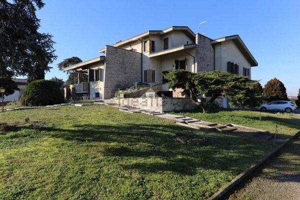 casa indipendente in vendita a Roverbella in zona Malavicina