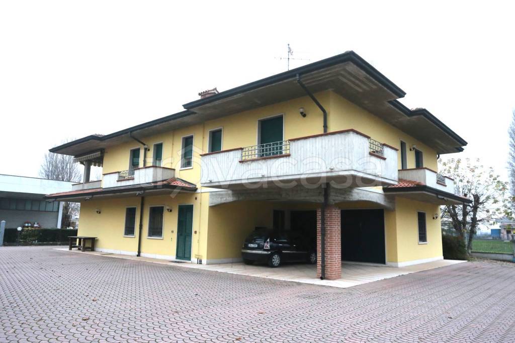 casa indipendente in vendita a Roverbella