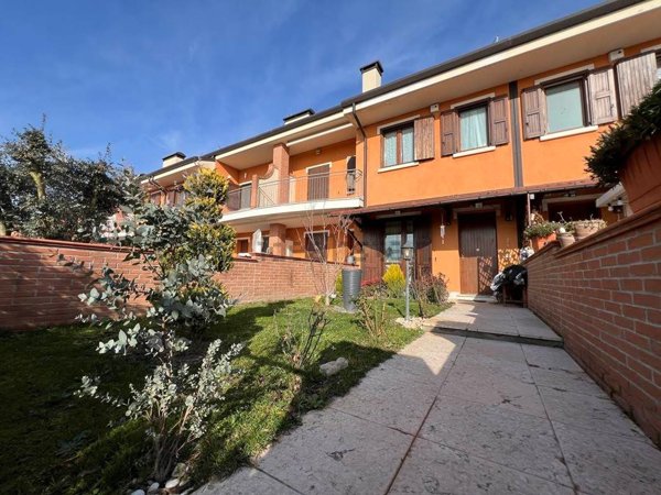 casa indipendente in vendita a Roverbella in zona Canedole