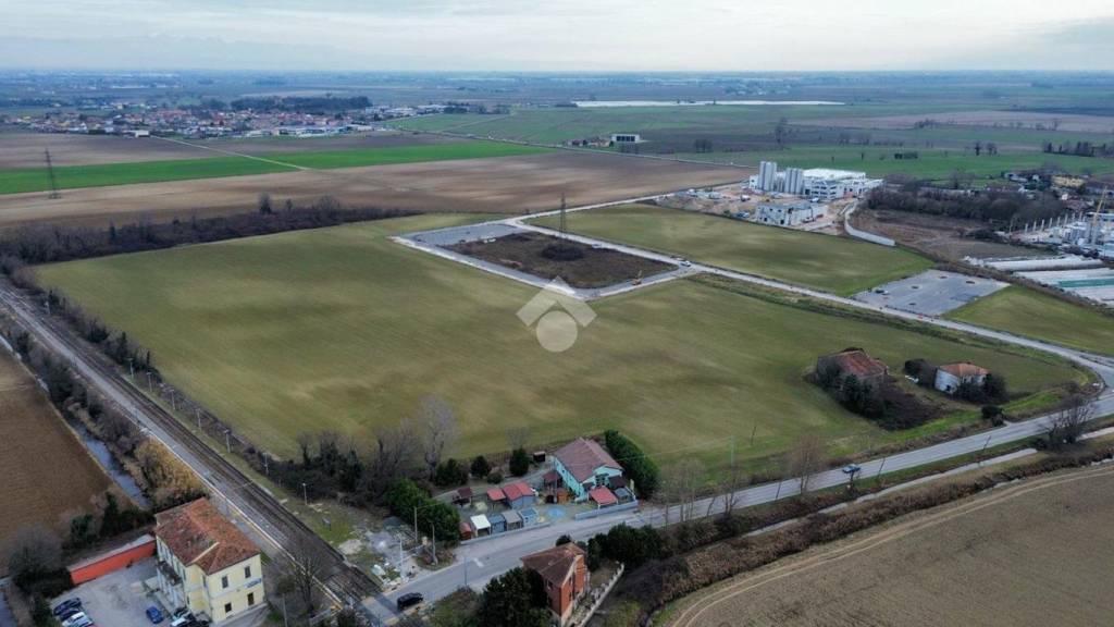 terreno agricolo in vendita a Roverbella