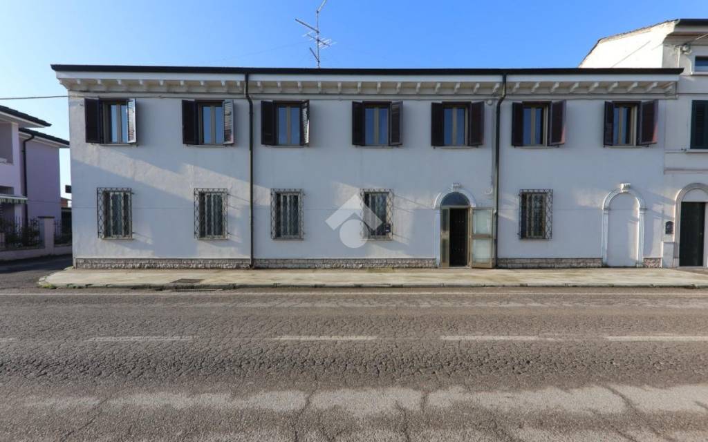 casa semindipendente in vendita a Roverbella