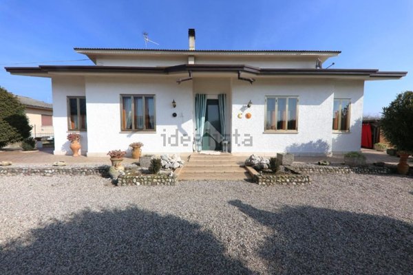 casa indipendente in vendita a Roverbella in zona Belvedere