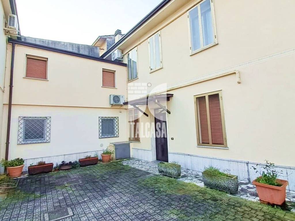 casa indipendente in vendita a Roverbella