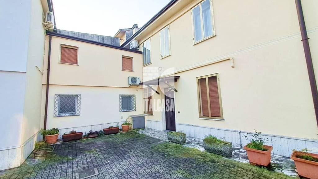 casa indipendente in vendita a Roverbella