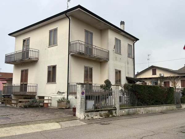 appartamento in vendita a Roverbella