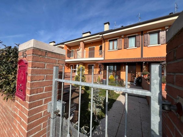 casa indipendente in vendita a Roverbella in zona Canedole