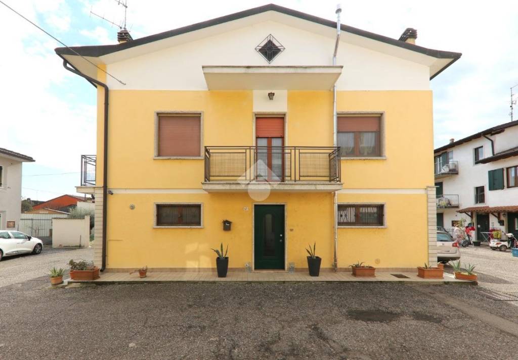 casa indipendente in vendita a Roverbella in zona Malavicina