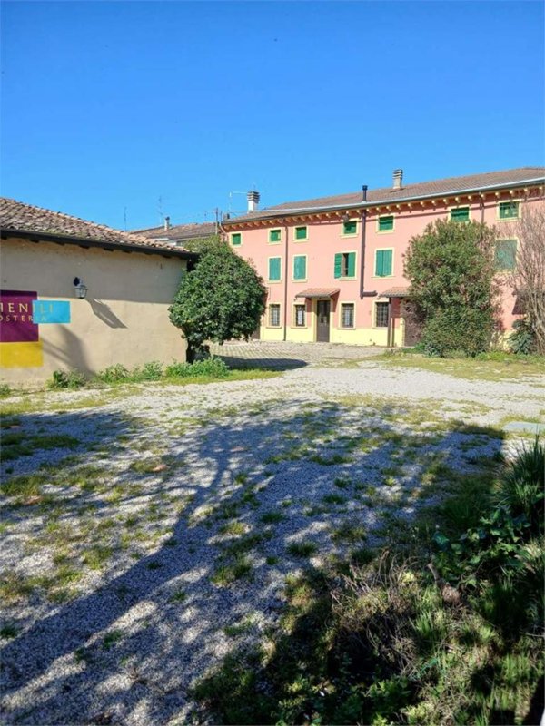 casa indipendente in vendita a Roverbella