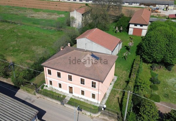 casa indipendente in vendita a Roverbella in zona Belvedere