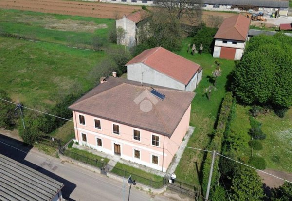 casa indipendente in vendita a Roverbella in zona Belvedere