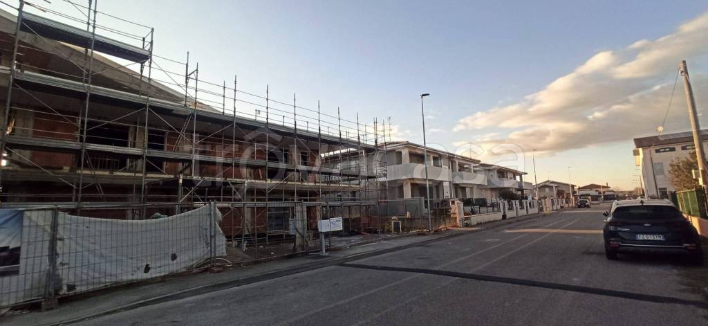 appartamento in vendita a Roverbella in zona Malavicina