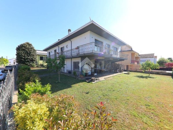casa indipendente in vendita a Roverbella