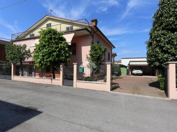 casa indipendente in vendita a Roverbella