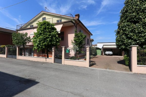 casa indipendente in vendita a Roverbella