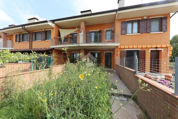 casa indipendente in vendita a Roverbella in zona Canedole