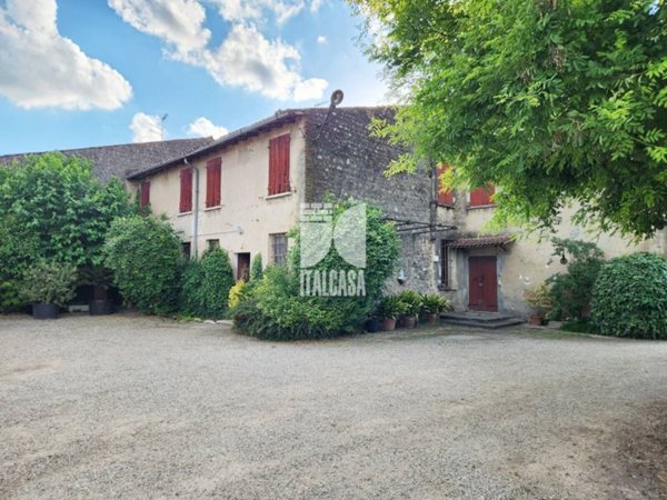 intera palazzina in vendita a Roverbella