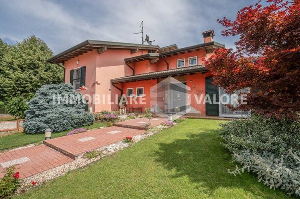 casa indipendente in vendita a Roverbella in zona Malavicina
