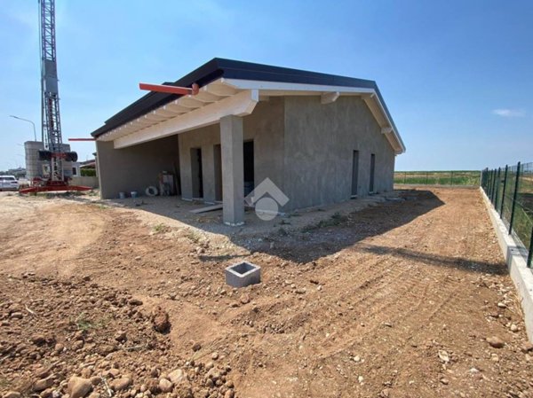 casa indipendente in vendita a Roverbella
