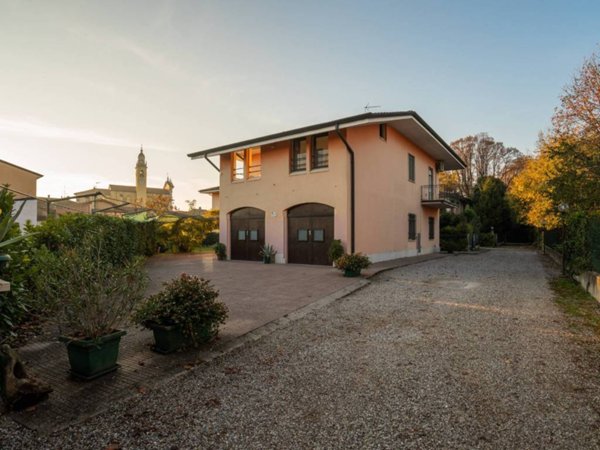 casa indipendente in vendita a Roverbella