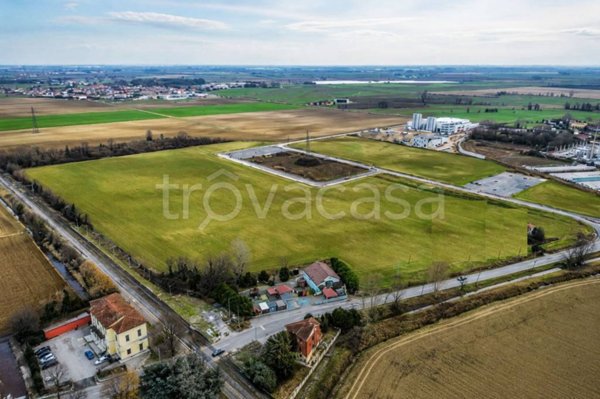 terreno edificabile in vendita a Roverbella
