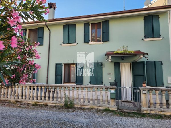 casa indipendente in vendita a Roverbella