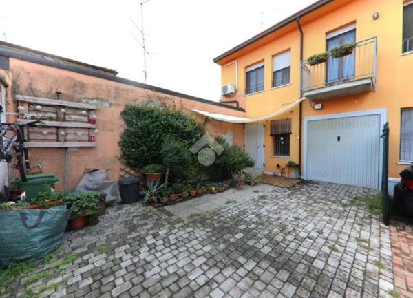 casa indipendente in vendita a Roverbella
