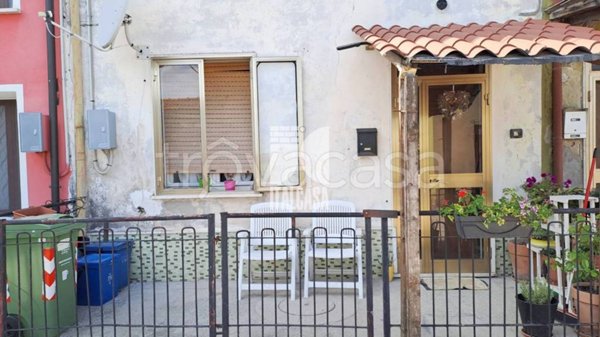 casa indipendente in vendita a Roverbella in zona Malavicina