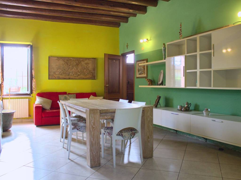 casa indipendente in vendita a Roverbella