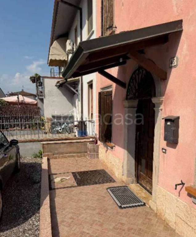 casa indipendente in vendita a Roverbella in zona Malavicina
