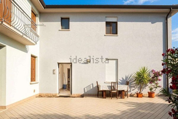 appartamento in vendita a Roverbella in zona Malavicina