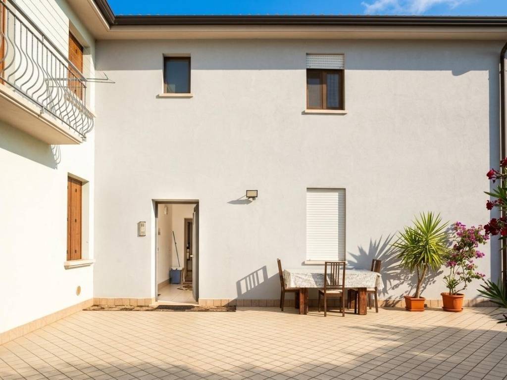 appartamento in vendita a Roverbella in zona Malavicina