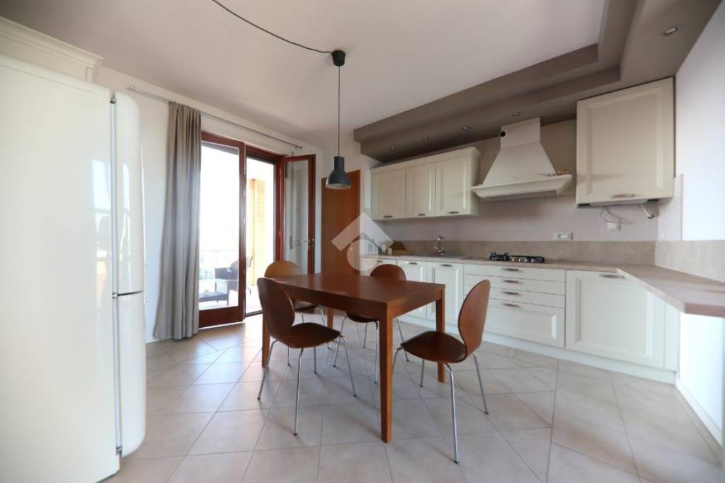 appartamento in vendita a Roverbella in zona Malavicina