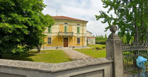 casa indipendente in vendita a Sabbioneta