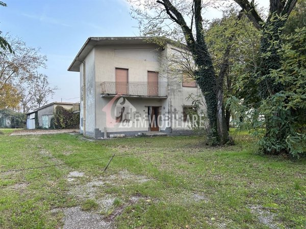 casa indipendente in vendita a Sabbioneta