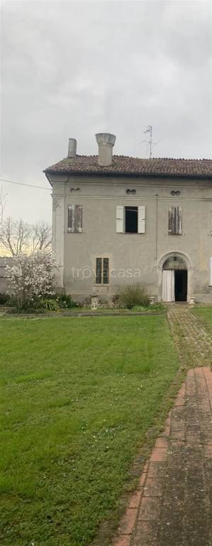 casa indipendente in vendita a Sabbioneta in zona Ponteterra