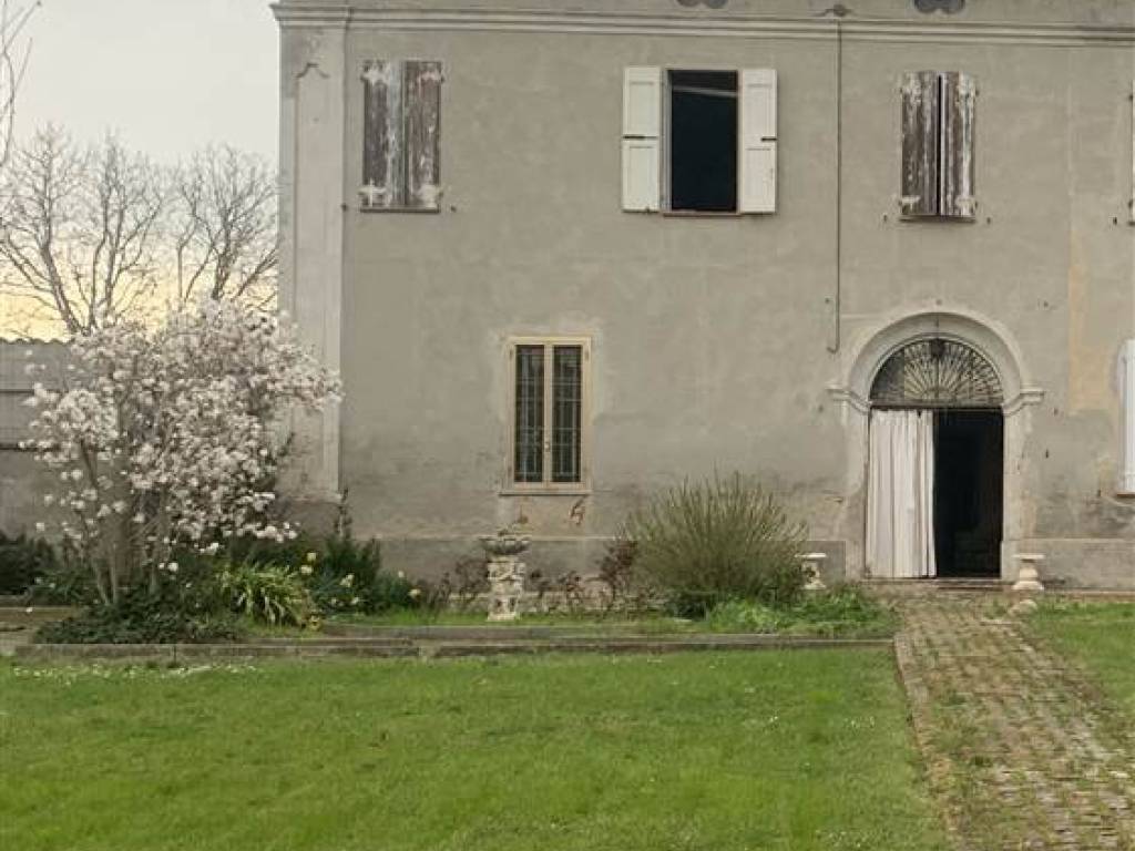 casa indipendente in vendita a Sabbioneta in zona Ponteterra