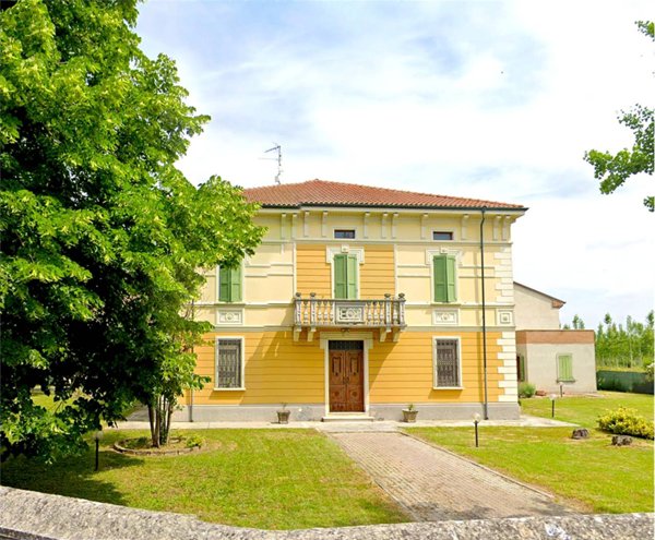 casa indipendente in vendita a Sabbioneta