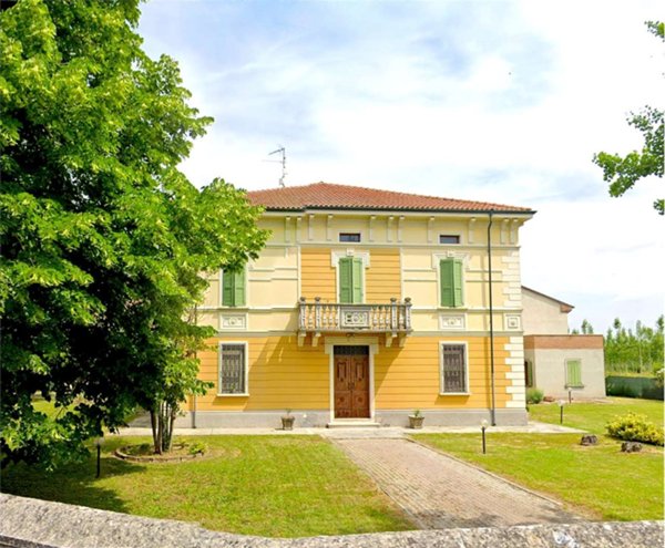 casa indipendente in vendita a Sabbioneta