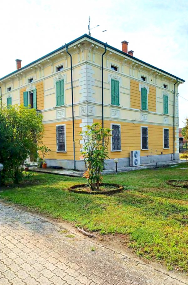 casa indipendente in vendita a Sabbioneta