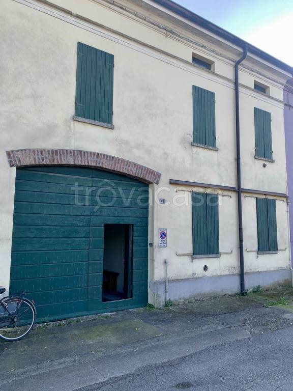 casa indipendente in vendita a Sabbioneta in zona Villa Pasquali