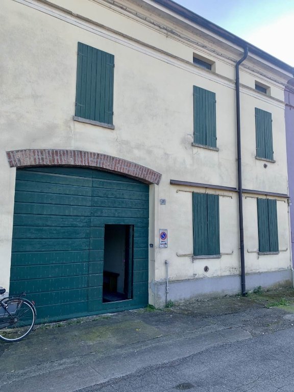 casa indipendente in vendita a Sabbioneta in zona Villa Pasquali