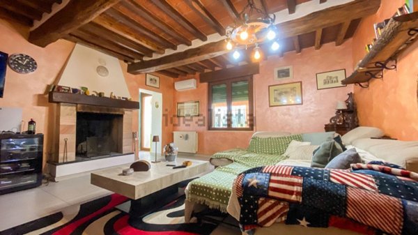 casa indipendente in vendita a Sabbioneta in zona Villa Pasquali