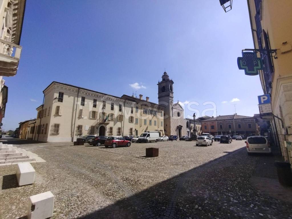 casa indipendente in vendita a Sabbioneta