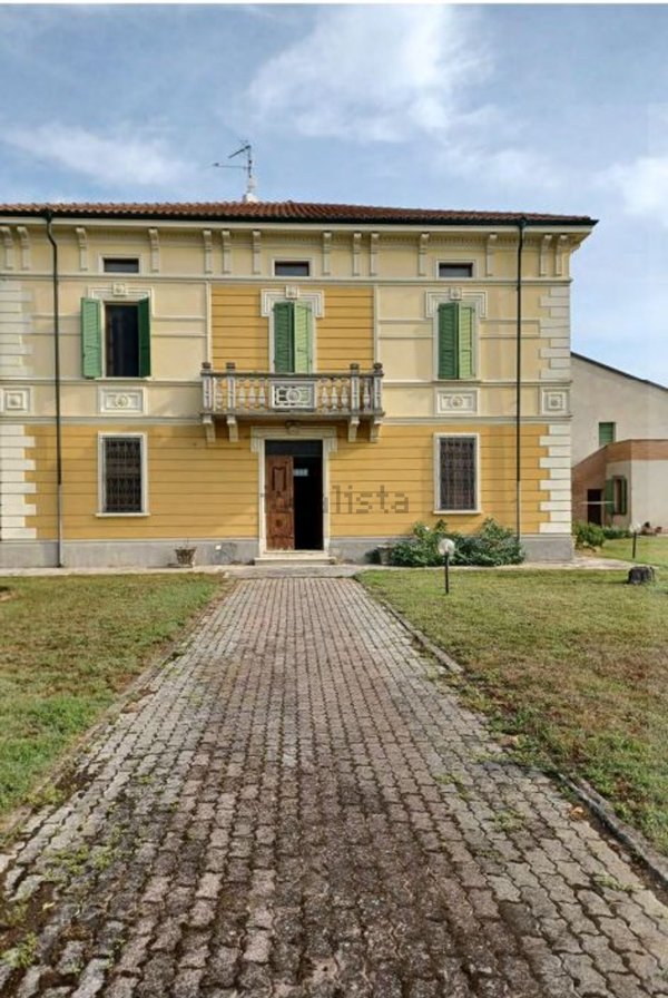casa indipendente in vendita a Sabbioneta