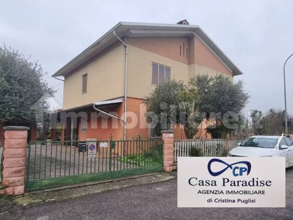 casa indipendente in vendita a Sabbioneta